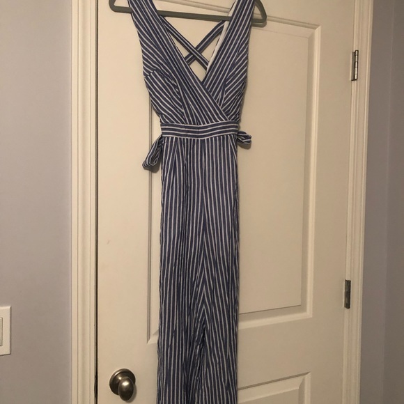 Perfect summertime striped jumpsuit - Picture 1 of 5